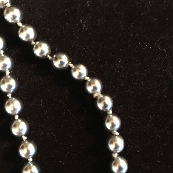 Faux Platinum Grey Pearl Necklace - Picture 2 of 6